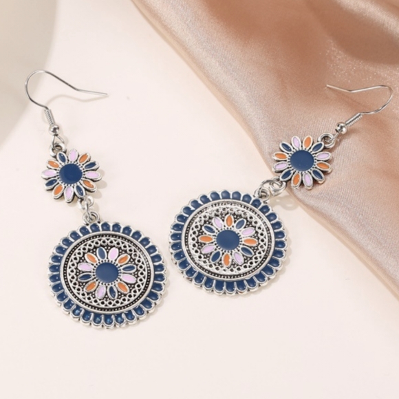 Floral Earrings - Picture 5 of 10